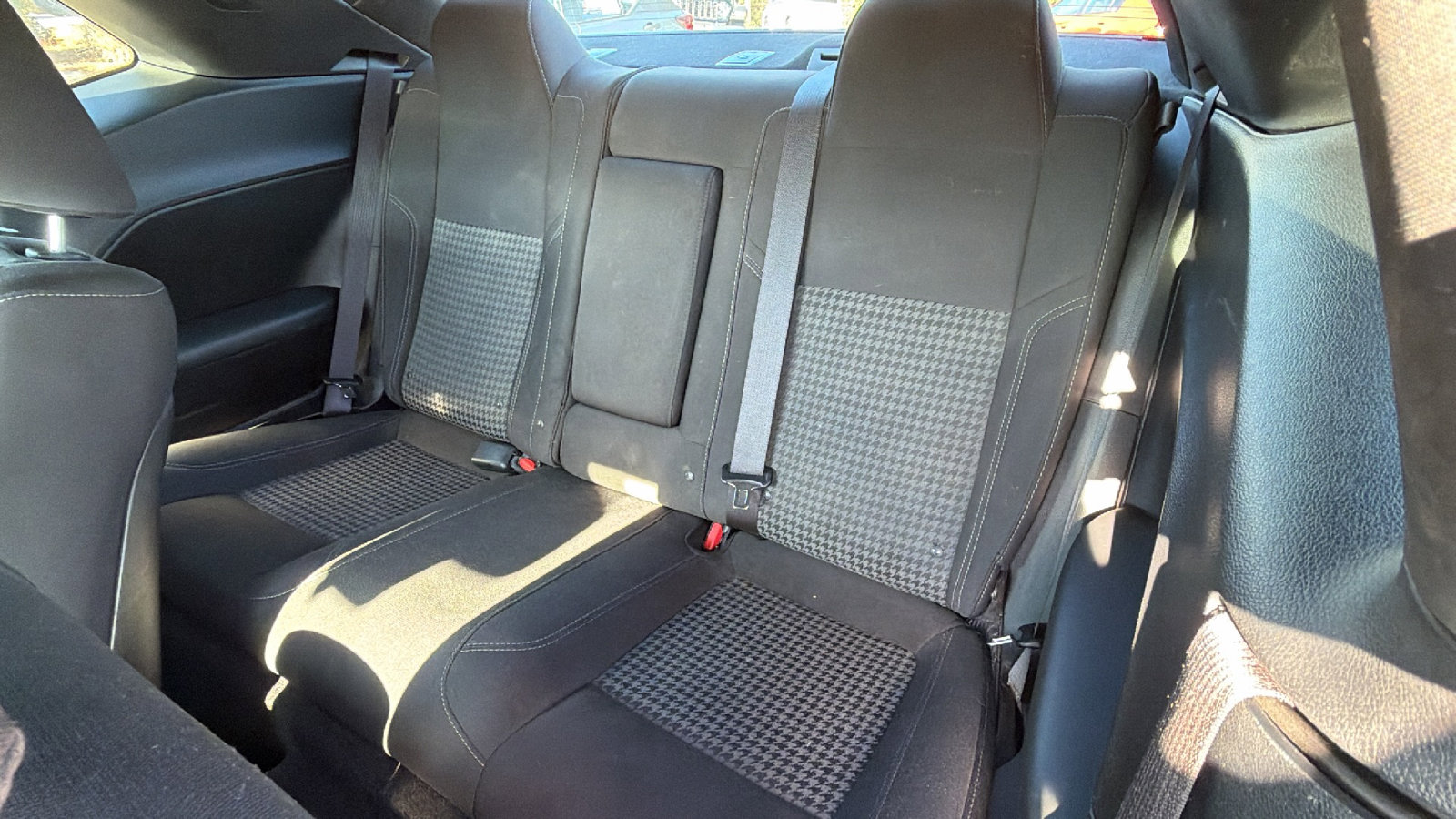 Used 2019 Dodge Challenger SXT image 17