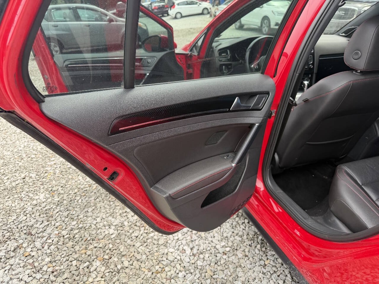 Used 2015 Volkswagen Golf 4-Door FWD image 13