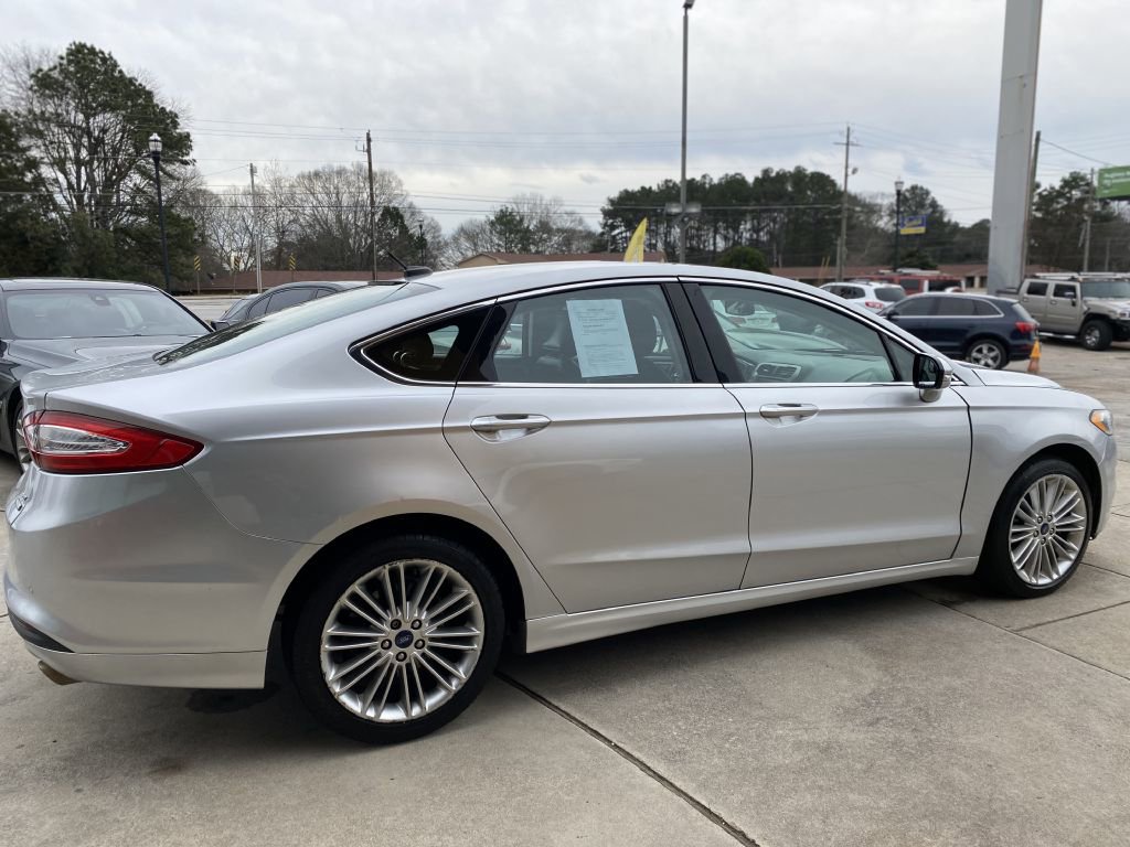 Used 2016 Ford Fusion SE w/ Equipment Group 202A image 12