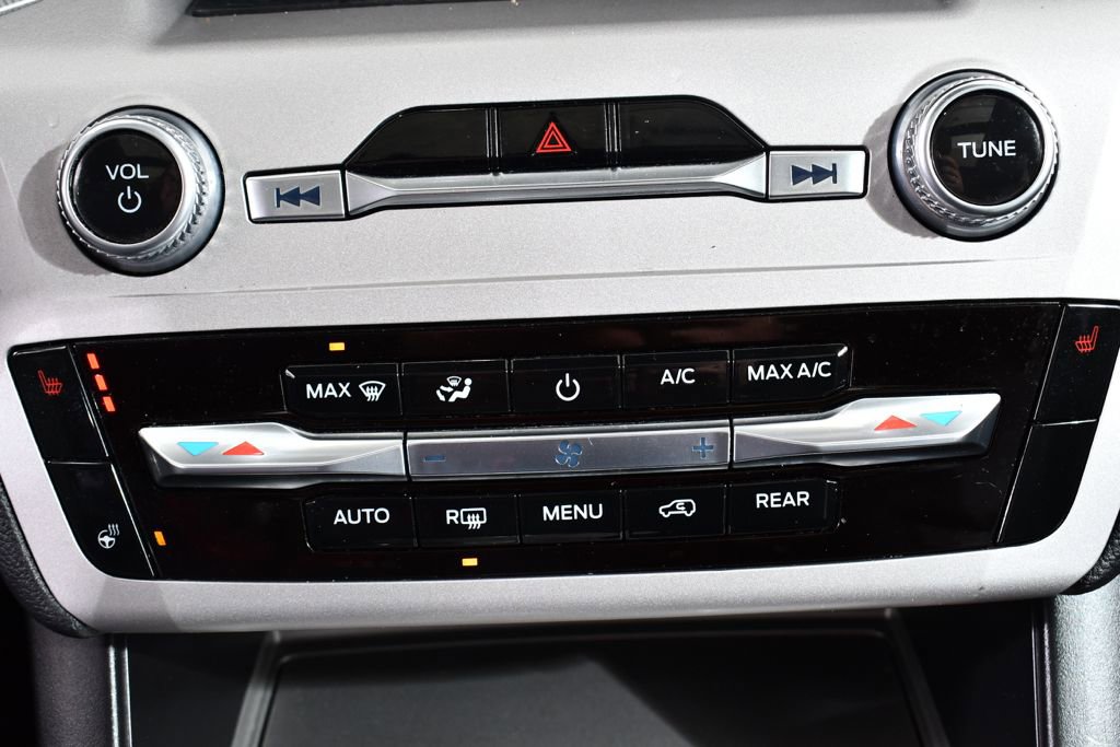 Used 2023 Ford Explorer XLT w/ Equipment Group 202A image 30