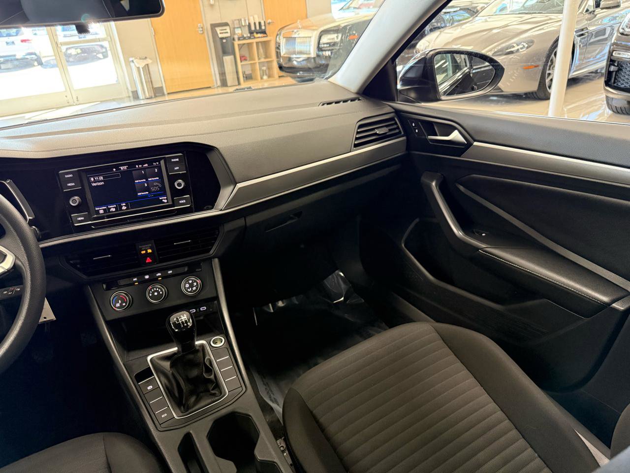 Used 2022 Volkswagen Jetta S image 13