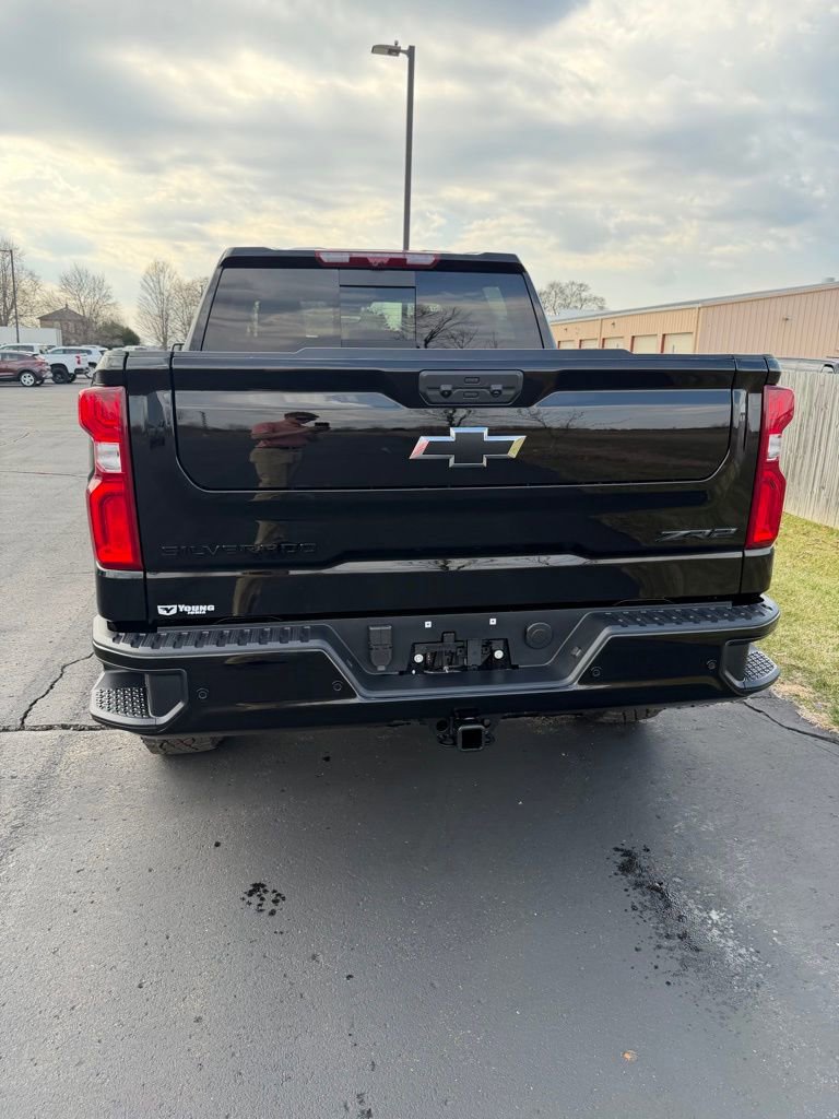 New 2026 Chevrolet Silverado 1500 ZR2 image 4