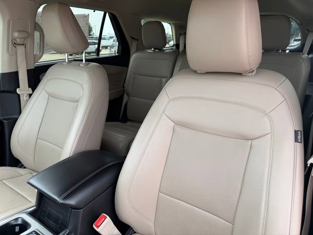Used 2024 Ford Explorer Limited AWD/4WD image 11