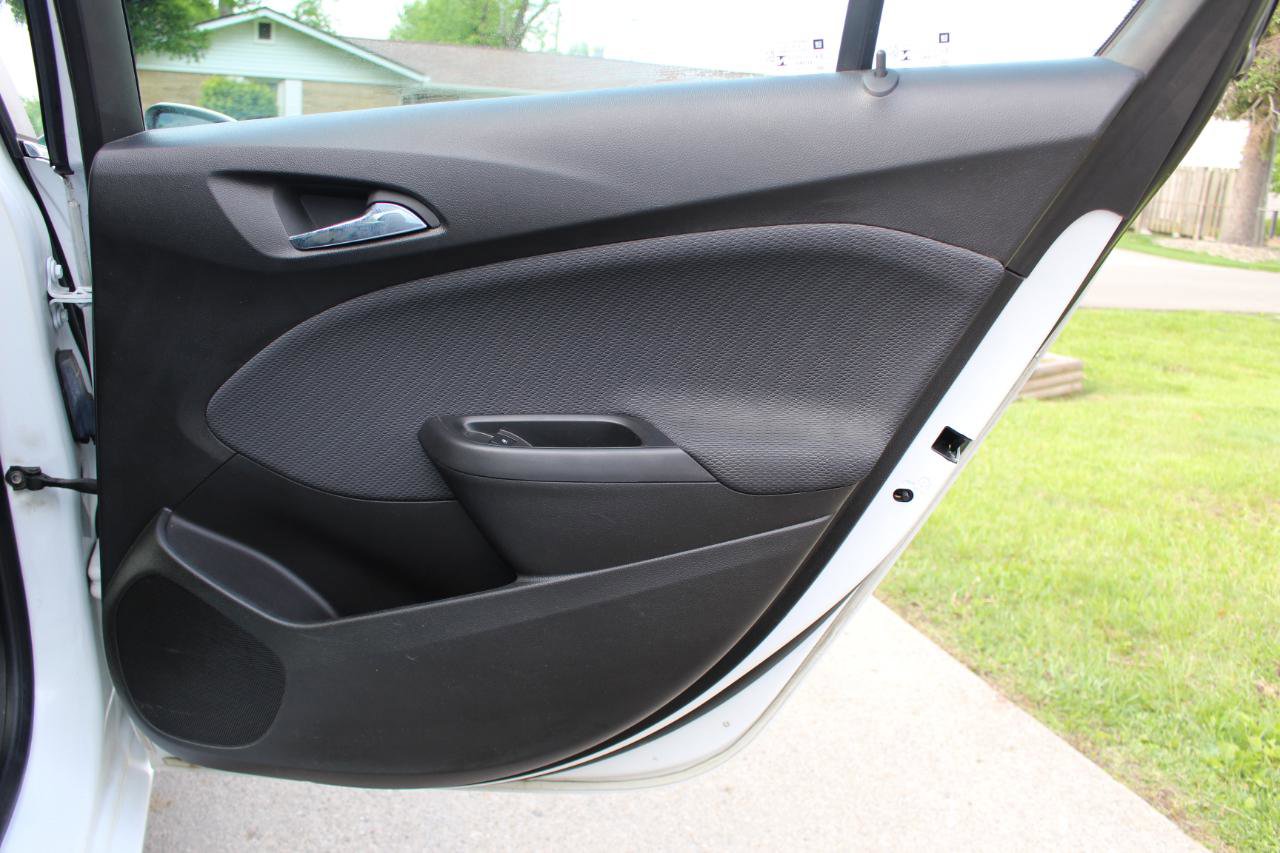 Used 2018 Chevrolet Cruze LT FWD image 32