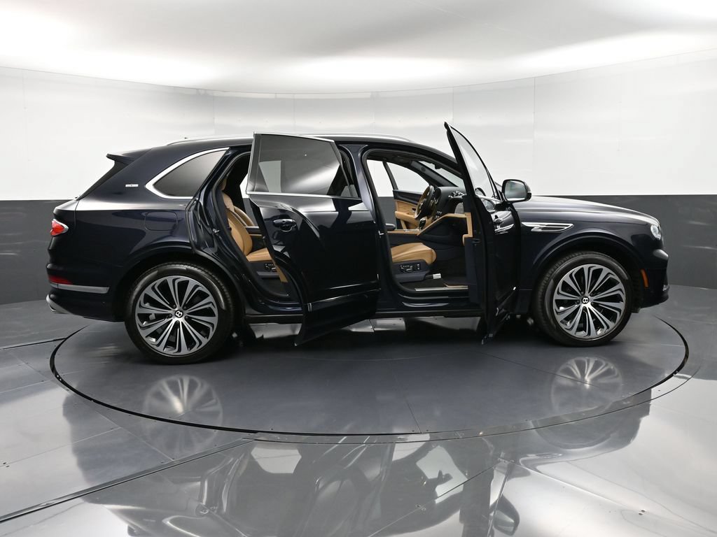 Certified 2023 Bentley Bentayga Extended Wheelbase AWD/4WD image 41