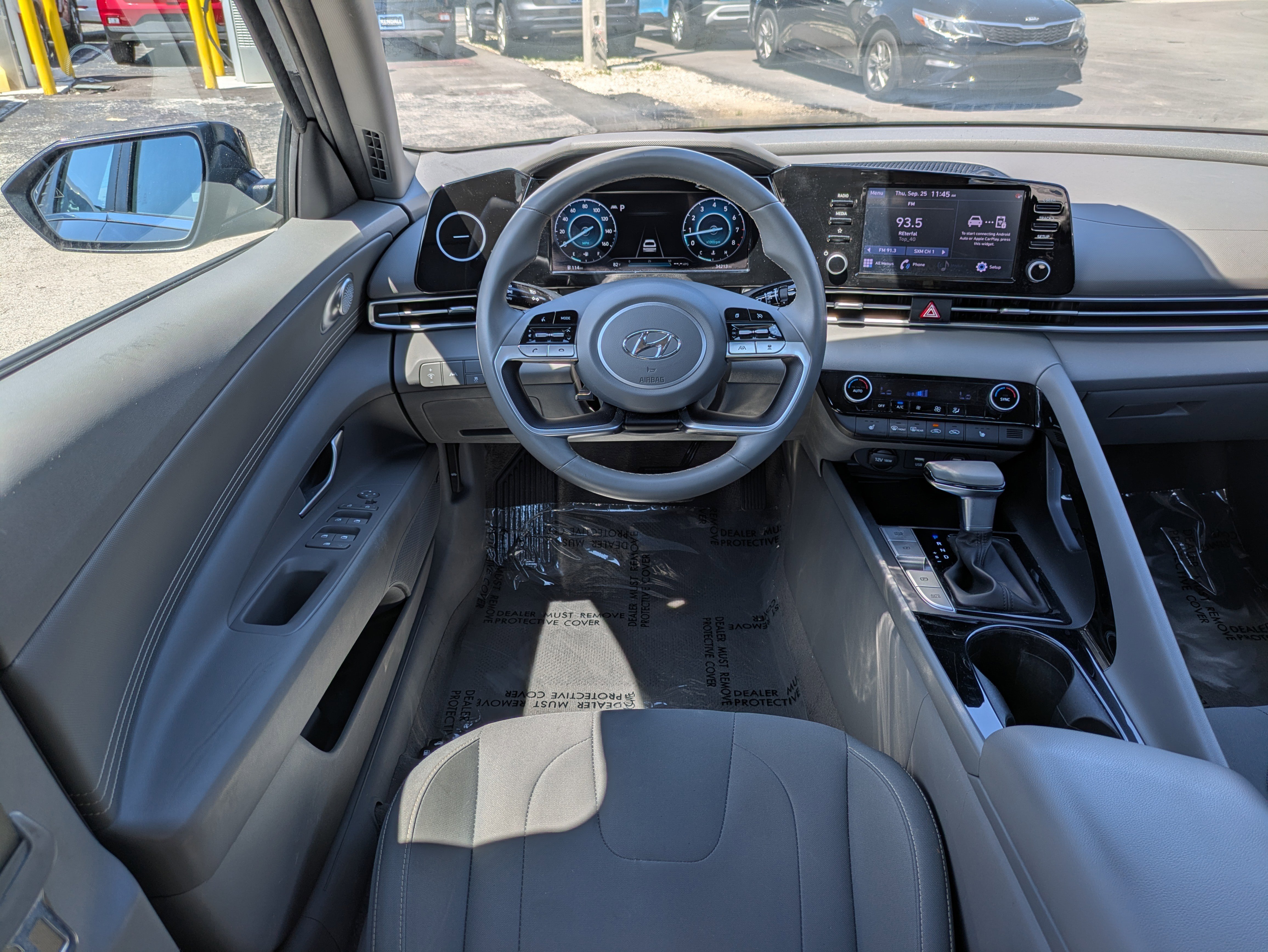 Used 2022 Hyundai Elantra SEL w/ Convenience + Premium Package image 14