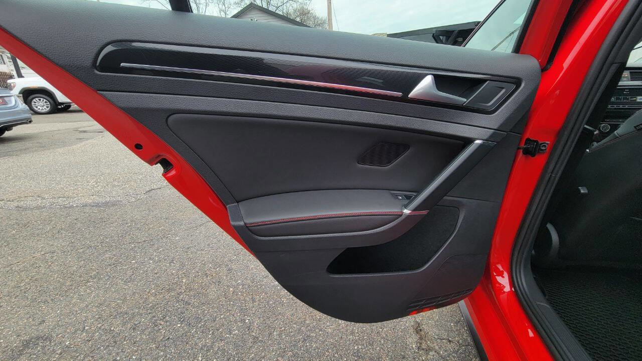Used 2017 Volkswagen GTI Sport image 28