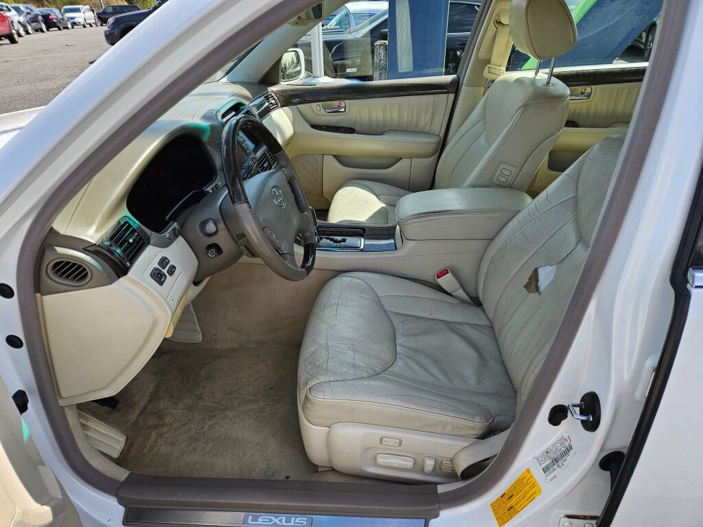 Used 2002 Lexus LS 430 RWD image 9