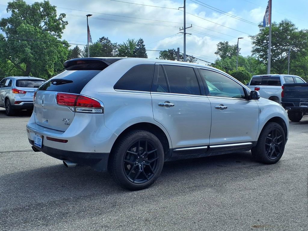 Used 2013 Lincoln MKX AWD image 4