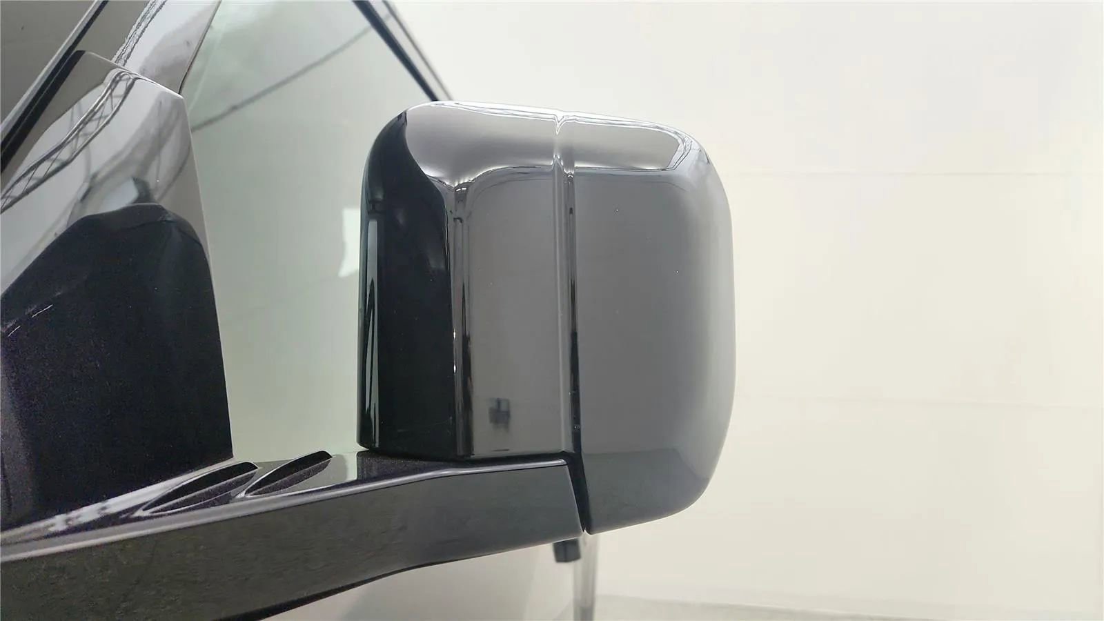 Used 2022 Land Rover Defender 90 V8 image 18