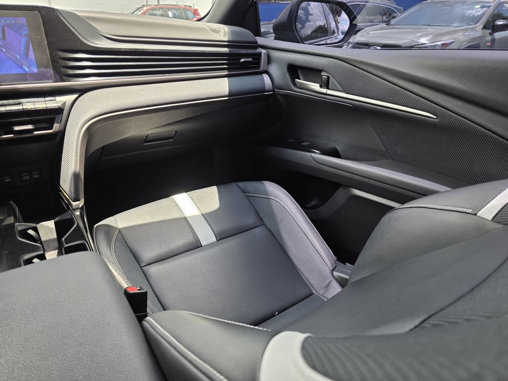 Used 2025 Toyota Camry SE FWD image 14