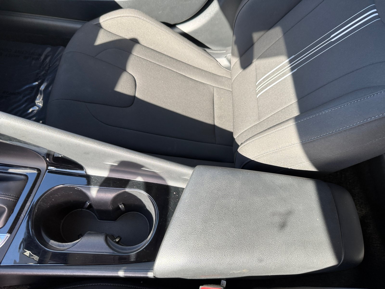 Used 2025 Hyundai Elantra SEL FWD image 14