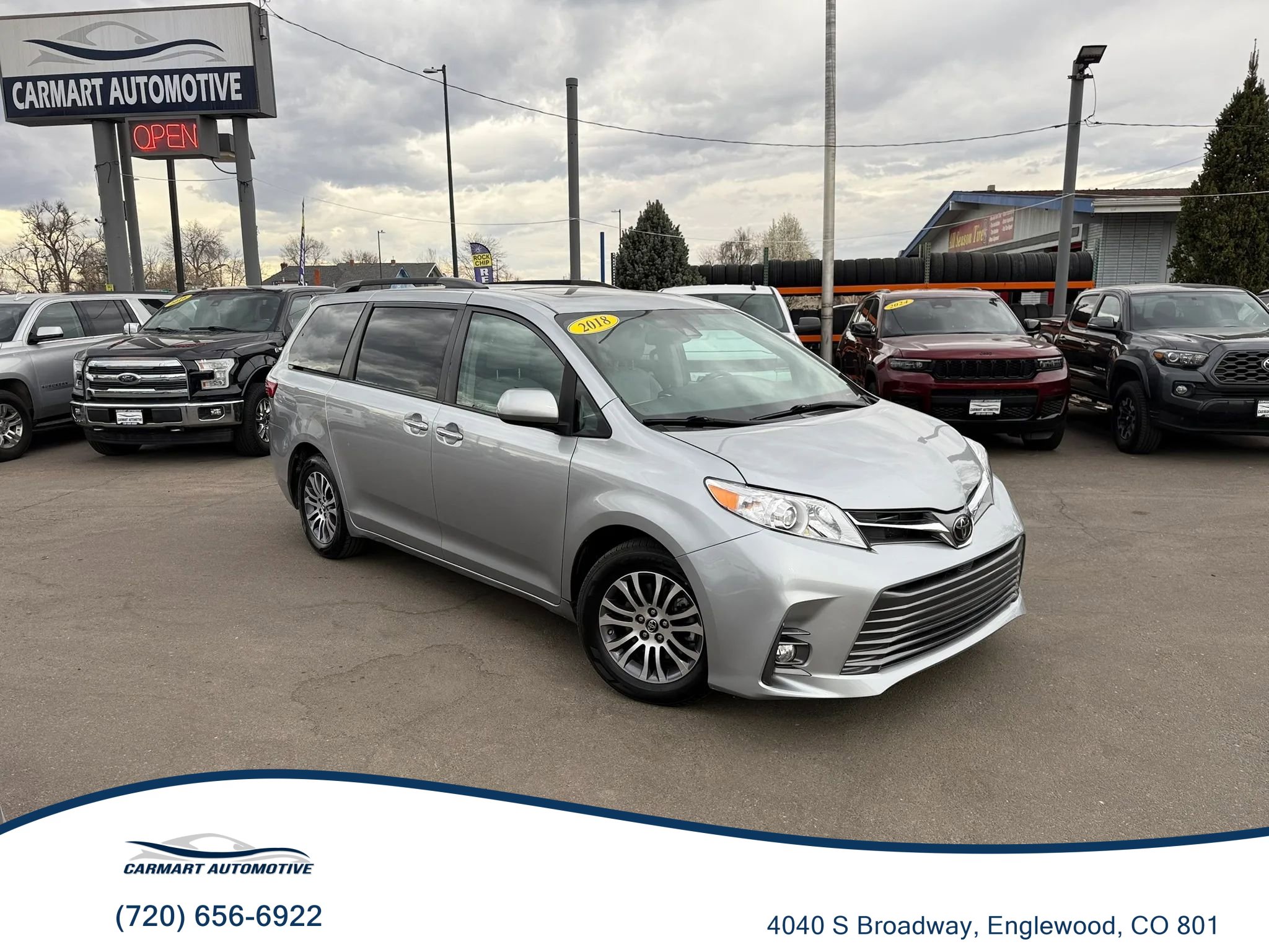 Used 2018 Toyota Sienna XLE w/ XLE Navigation Package FWD image 1