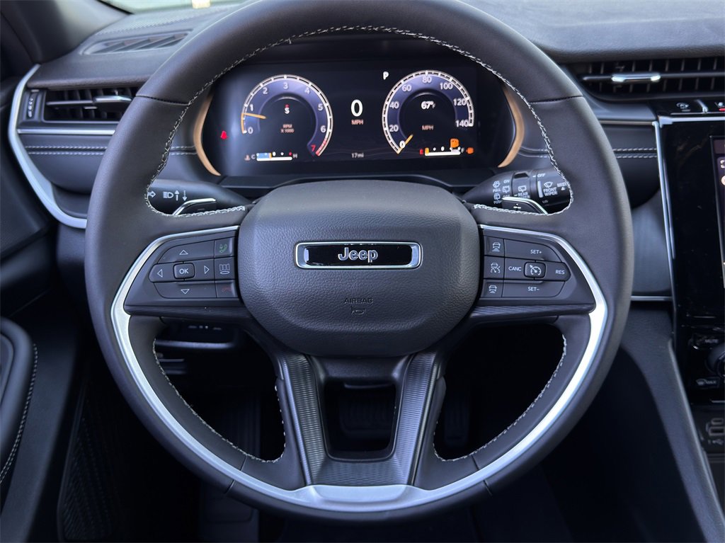New 2025 Jeep Grand Cherokee Altitude image 12