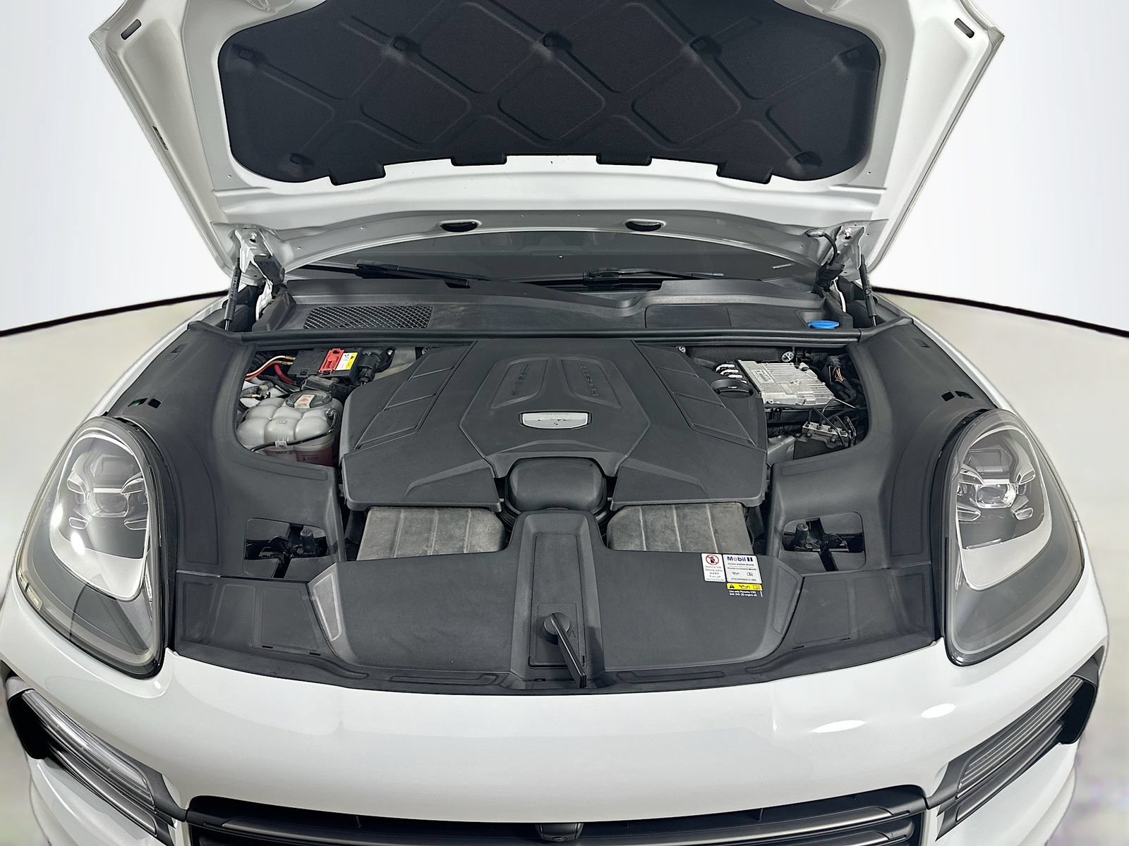 Used 2022 Porsche Cayenne S AWD/4WD image 12