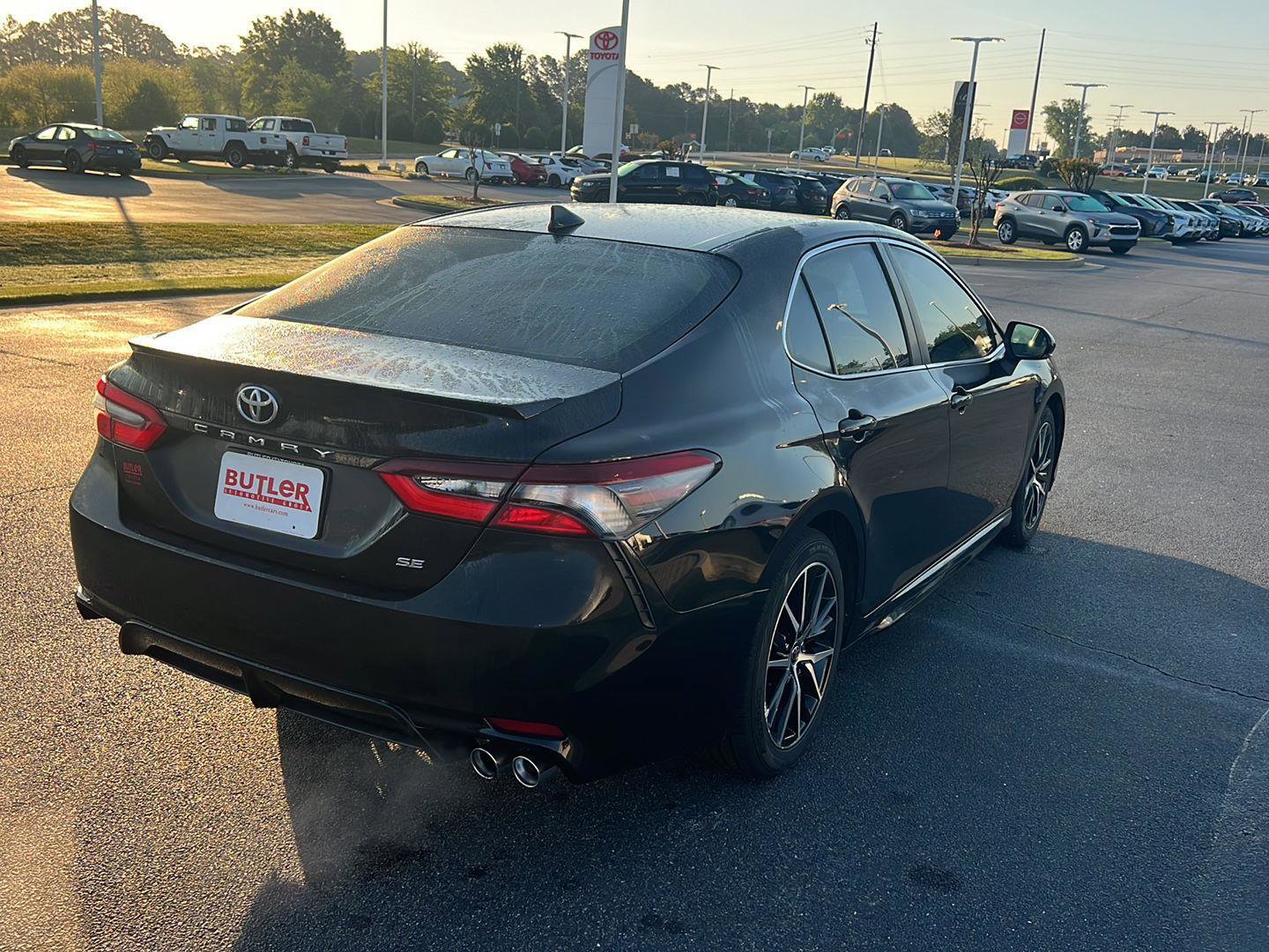 Certified 2023 Toyota Camry SE FWD image 6