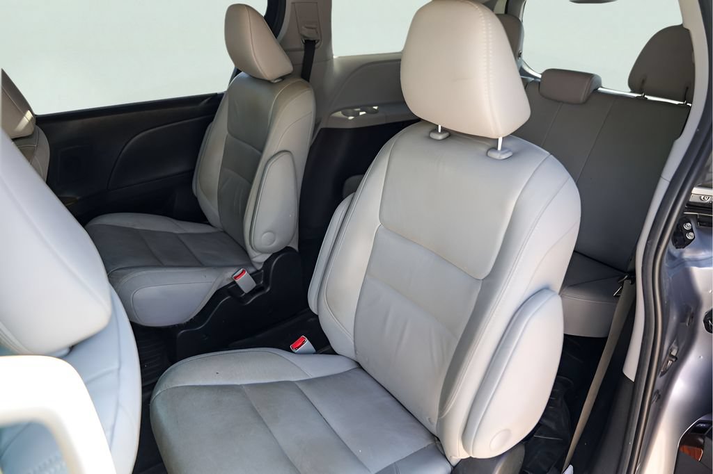 Used 2017 Toyota Sienna Limited Premium AWD/4WD image 29