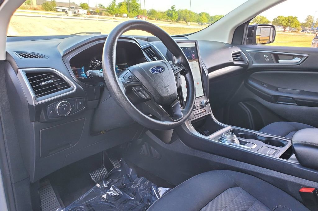 Used 2022 Ford Edge SE w/ Black Appearance Package AWD/4WD image 9