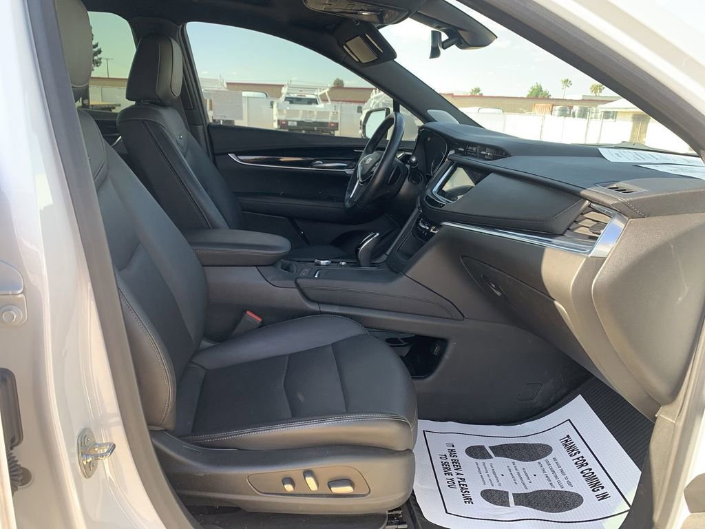 Certified 2024 Cadillac XT5 Premium Luxury FWD image 26