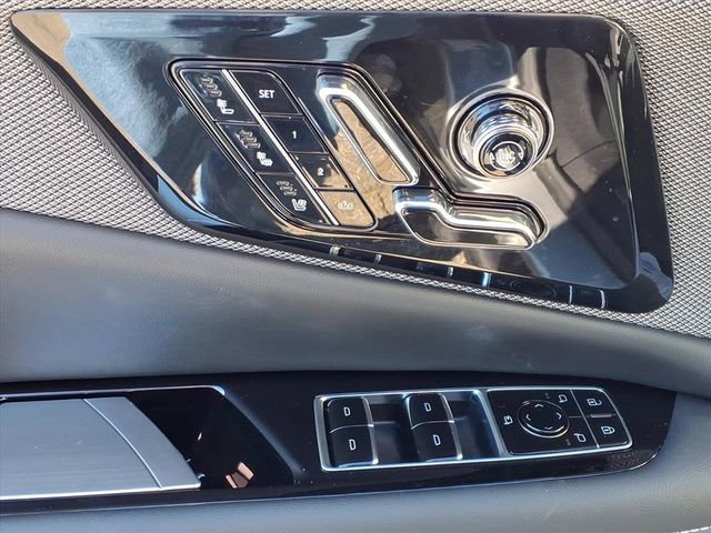 New 2026 Cadillac Optiq Luxury 2 image 9