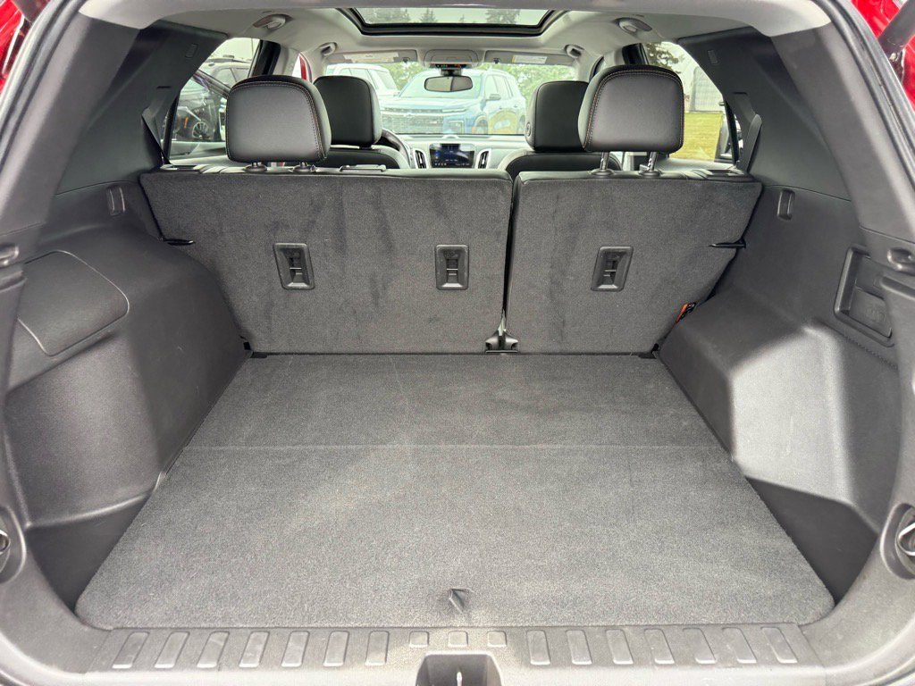 Used 2023 Chevrolet Equinox Premier image 14