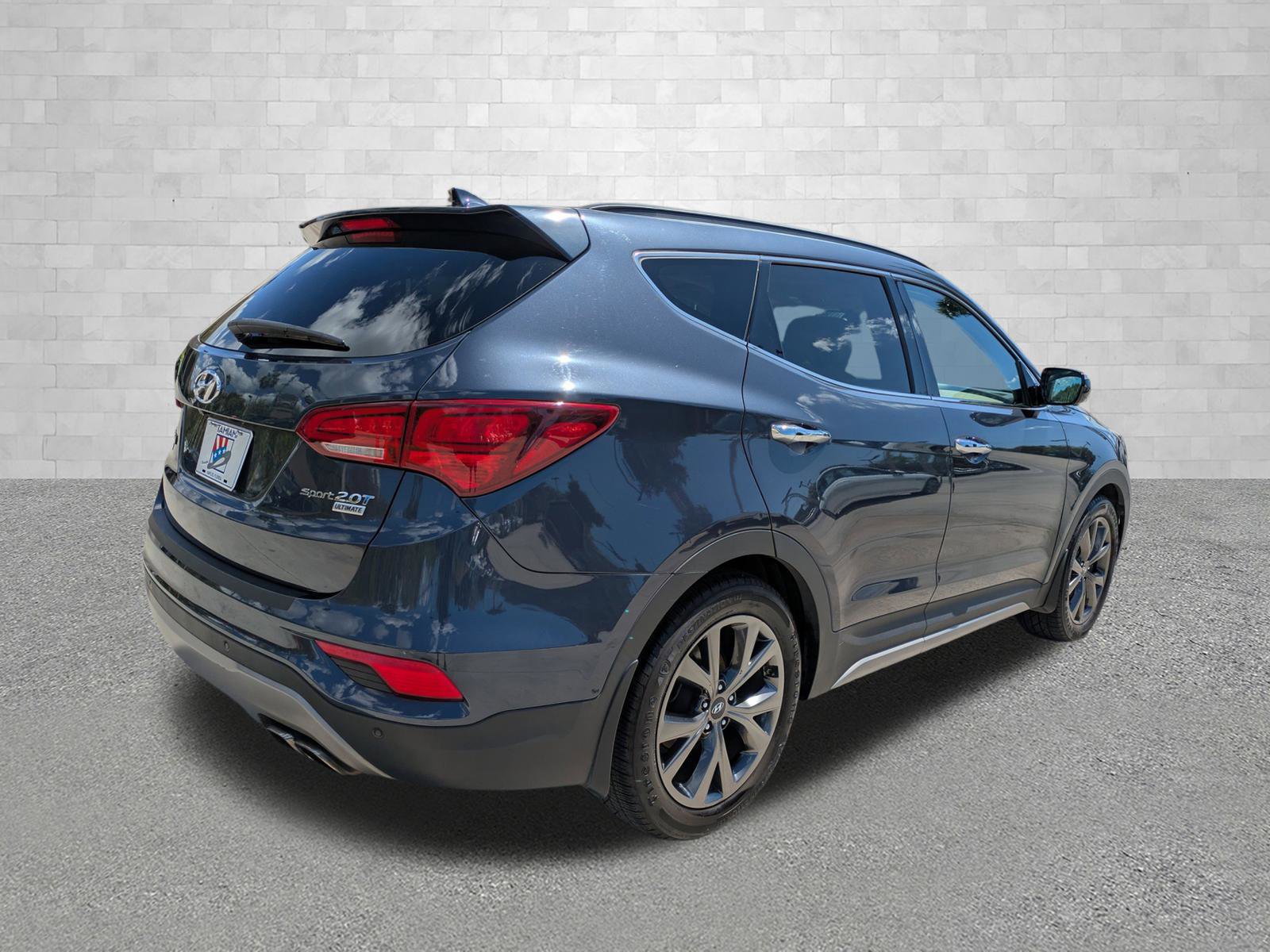 Used 2017 Hyundai Santa Fe Sport image 2