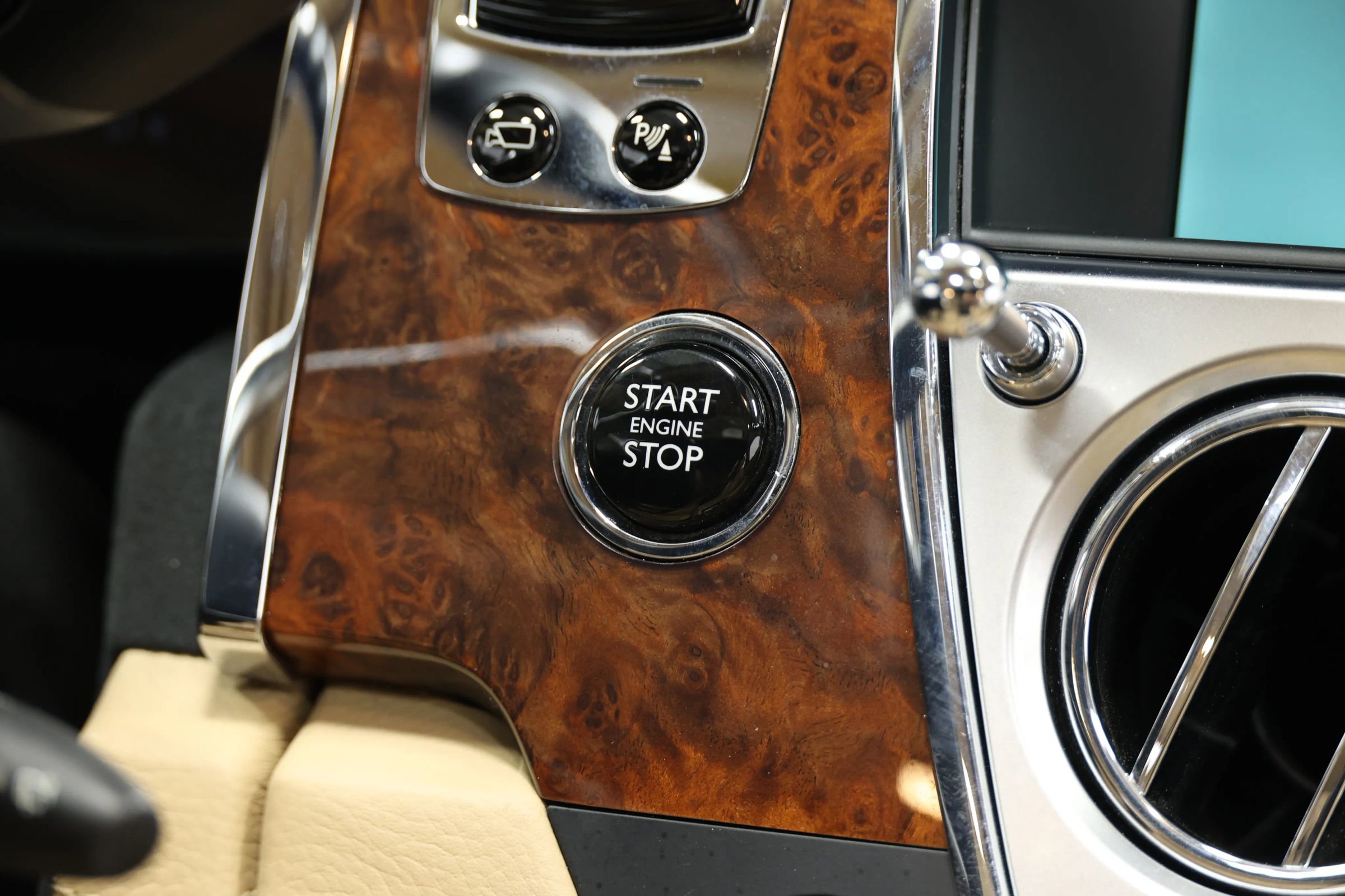 Used 2015 Rolls-Royce Ghost image 41