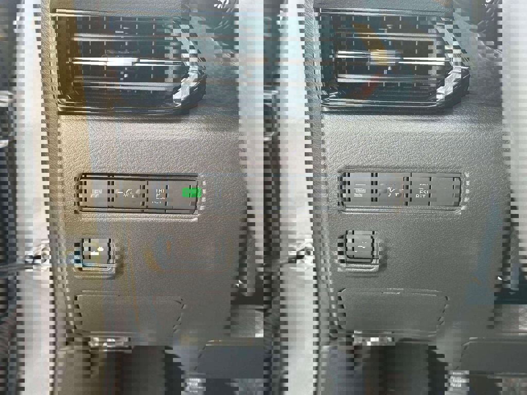 Used 2024 Nissan Sentra SR w/ SR Premium Package image 21