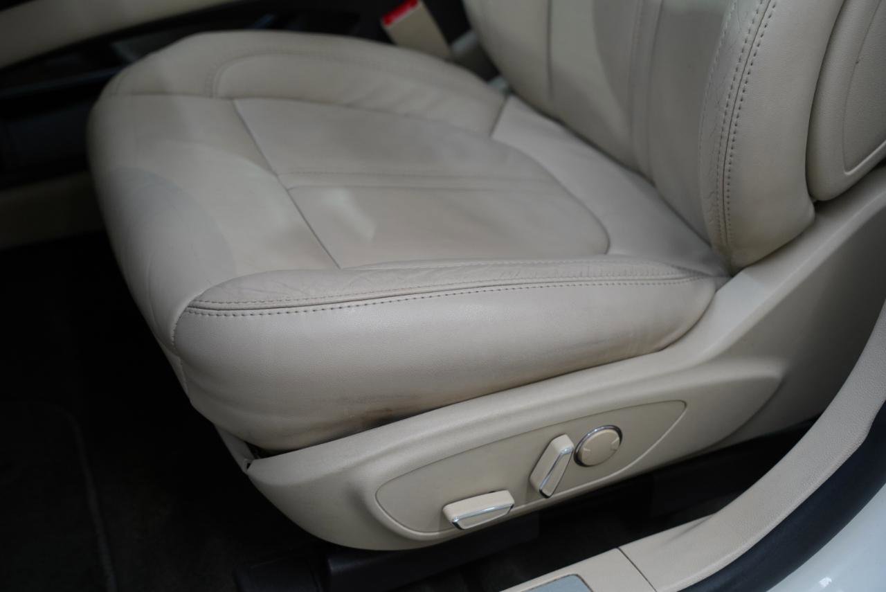 Used 2013 Lincoln MKZ FWD image 25