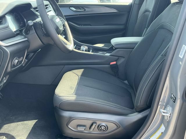 New 2027 Jeep Grand Cherokee Laredo X AWD/4WD image 10