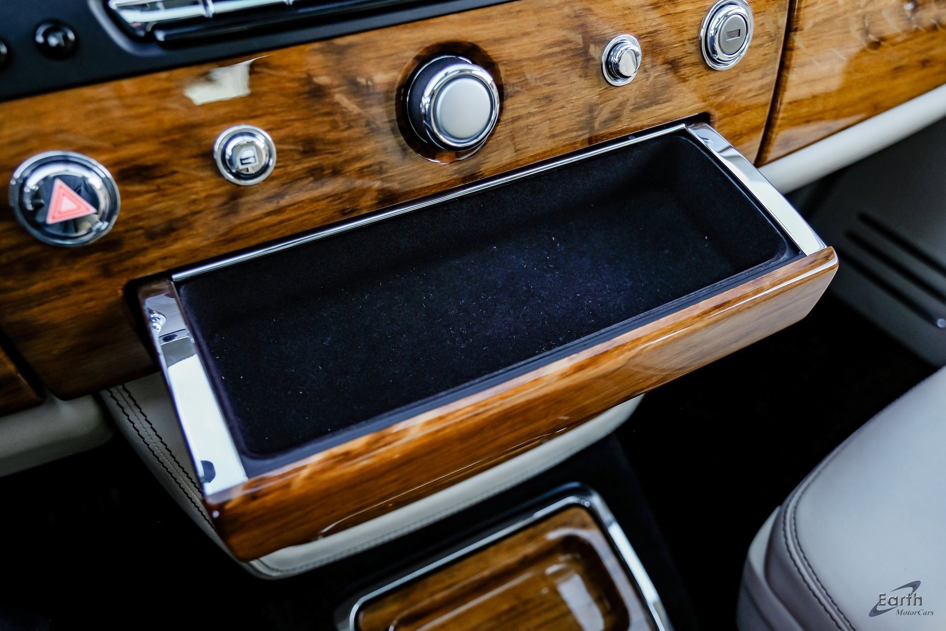 Used 2014 Rolls-Royce Phantom Sedan image 66