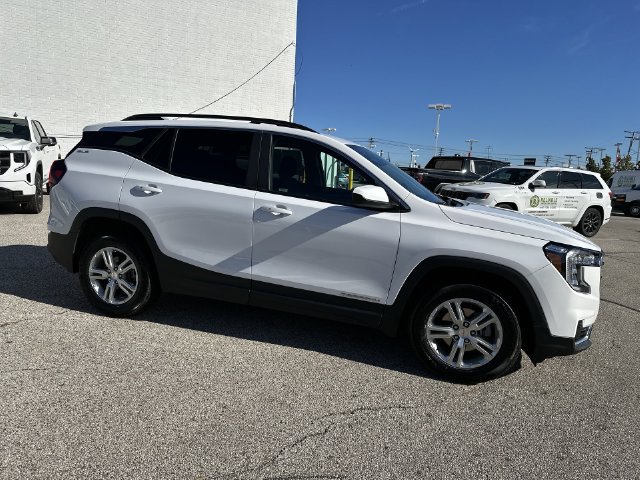 Certified 2024 GMC Terrain SLE w/ Driver Convenience Package FWD image 35