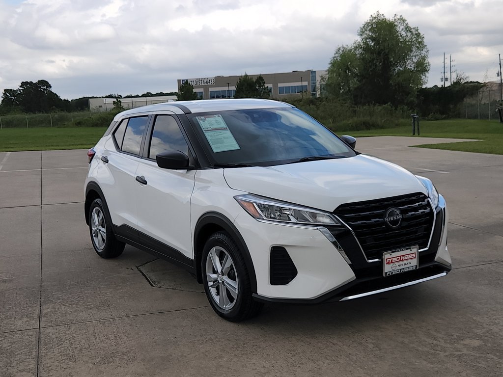 Used 2024 Nissan Kicks S FWD image 3