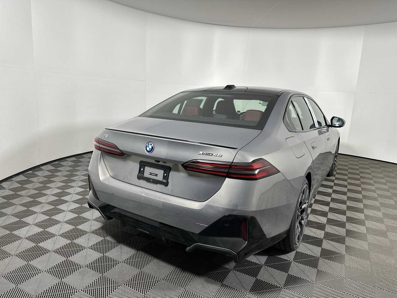 New 2026 BMW i5 eDrive40 w/ M Sport Package image 9