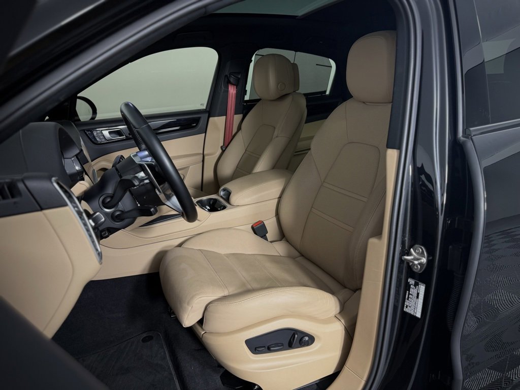 Certified 2023 Porsche Cayenne S image 5