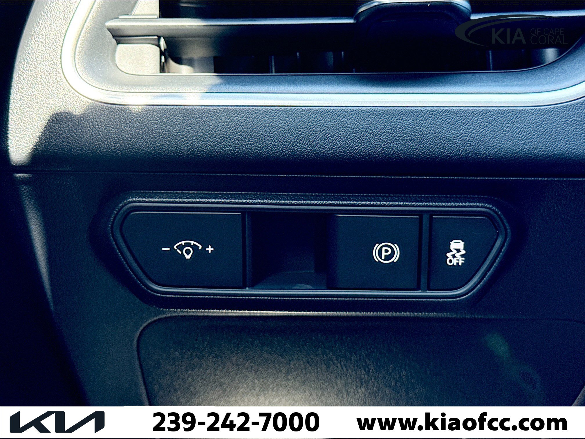 Used 2025 Kia K4 LXS image 30