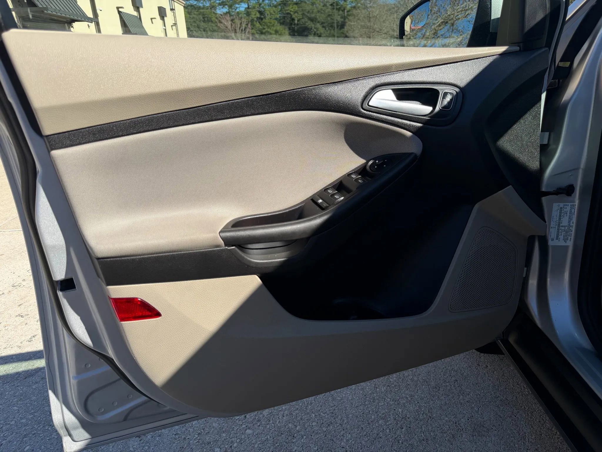 Used 2018 Ford Focus SE FWD image 12