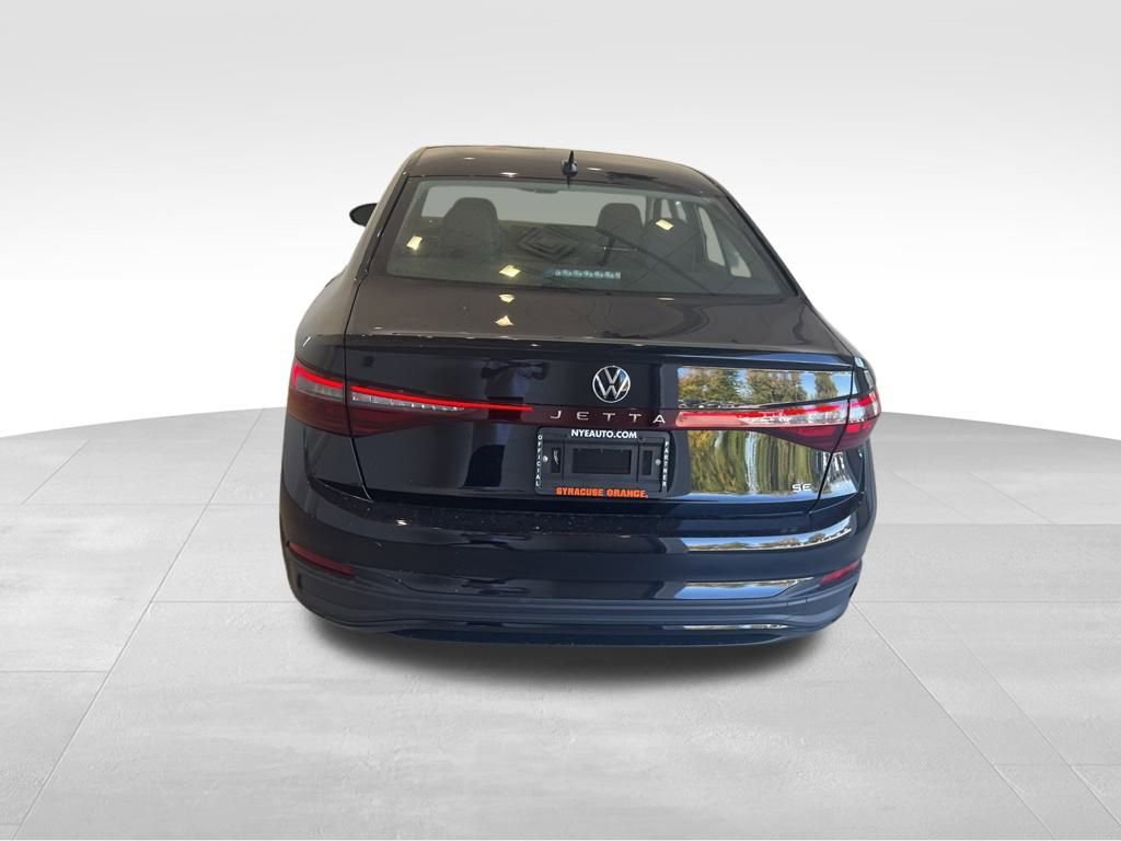 New 2025 Volkswagen Jetta SE image 4