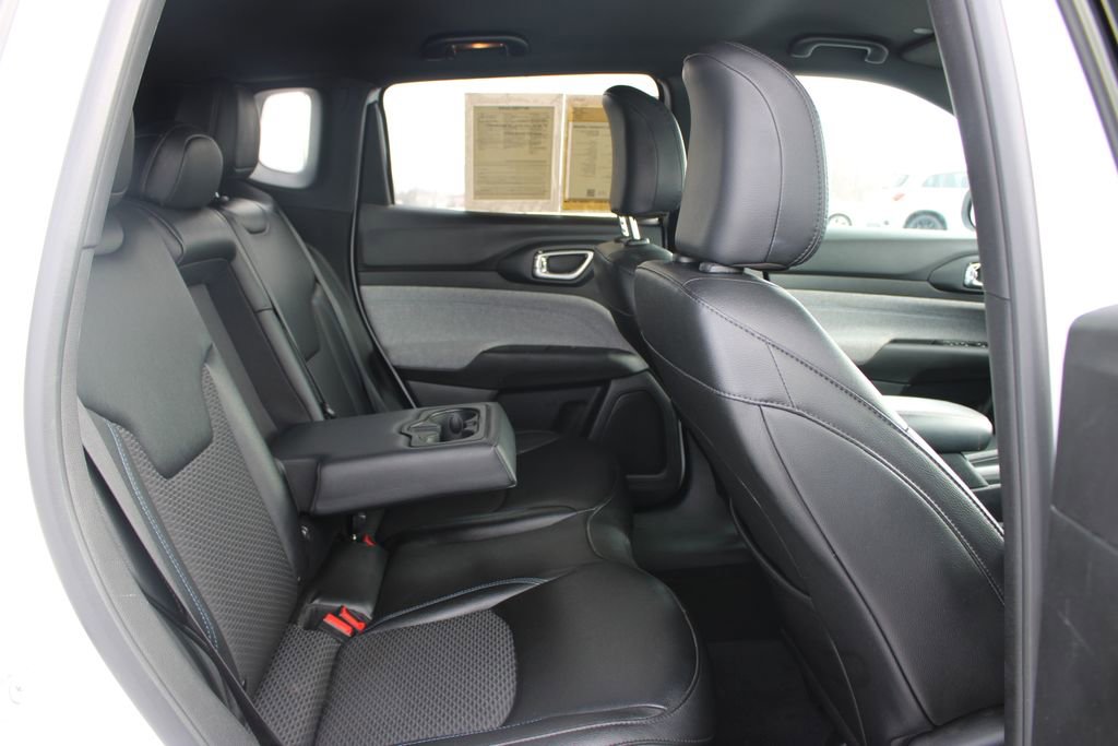 Used 2024 Jeep Compass Latitude image 27