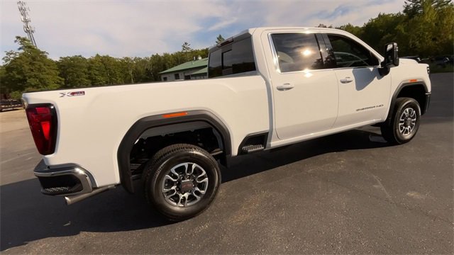 New 2025 GMC Sierra 3500 SLE w/ SLE Value Package image 9