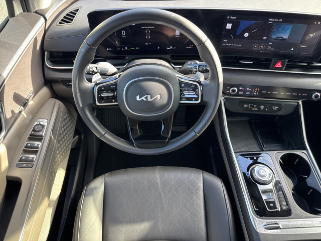 Used 2025 Kia Carnival SX FWD image 19