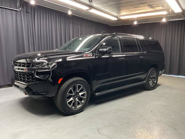 Used 2022 Chevrolet Suburban Z71 w/ Luxury Package AWD/4WD image 3