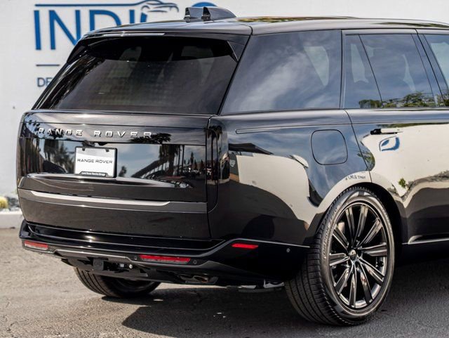 New 2026 Land Rover Range Rover SE image 7