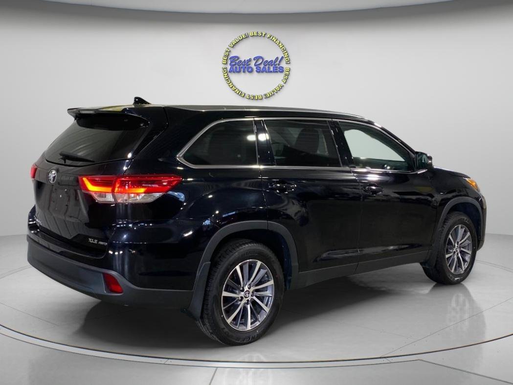 Used 2019 Toyota Highlander XLE AWD/4WD image 5
