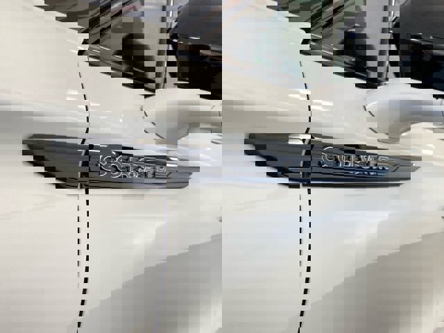 Used 2023 Lincoln Corsair AWD w/ Equipment Group 102A image 13