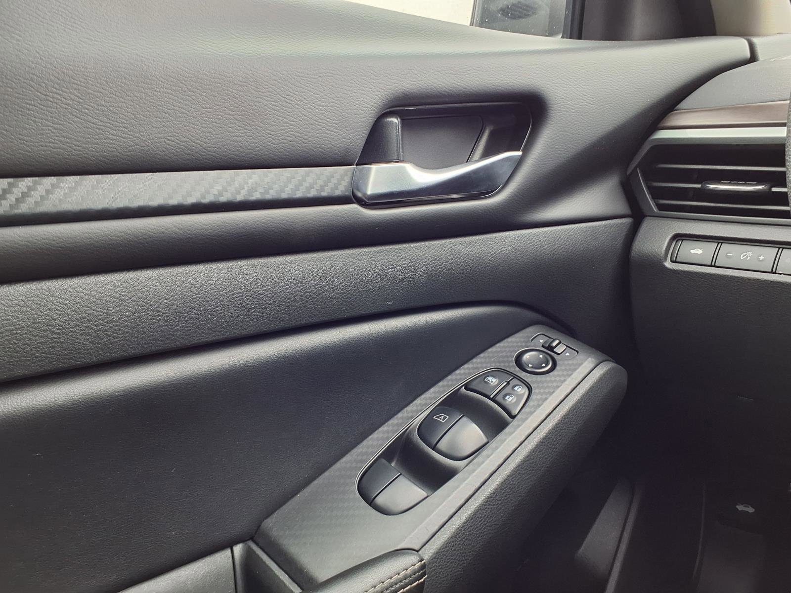 Used 2024 Nissan Altima 2.5 SV image 18