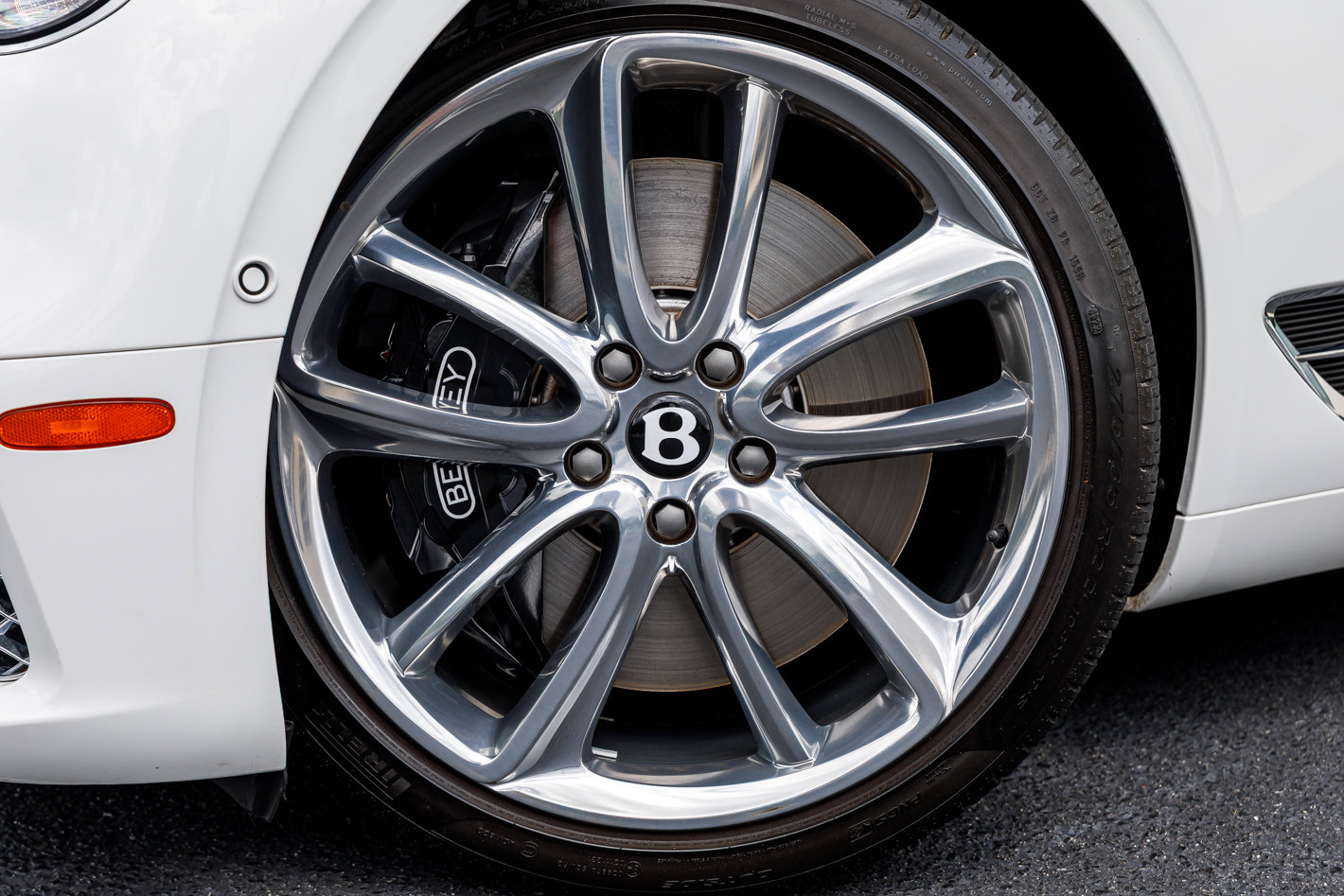 Used 2023 Bentley Continental GT Azure image 5