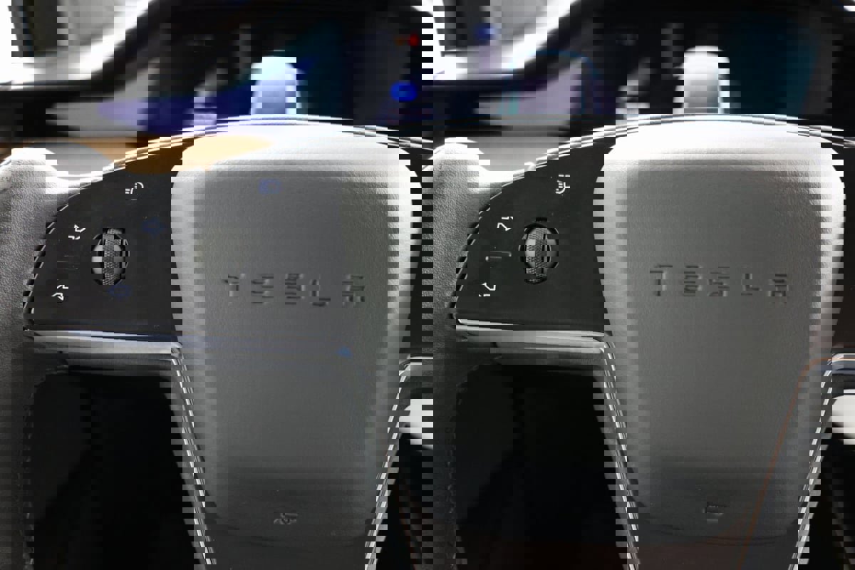 Used 2022 Tesla Model X image 24