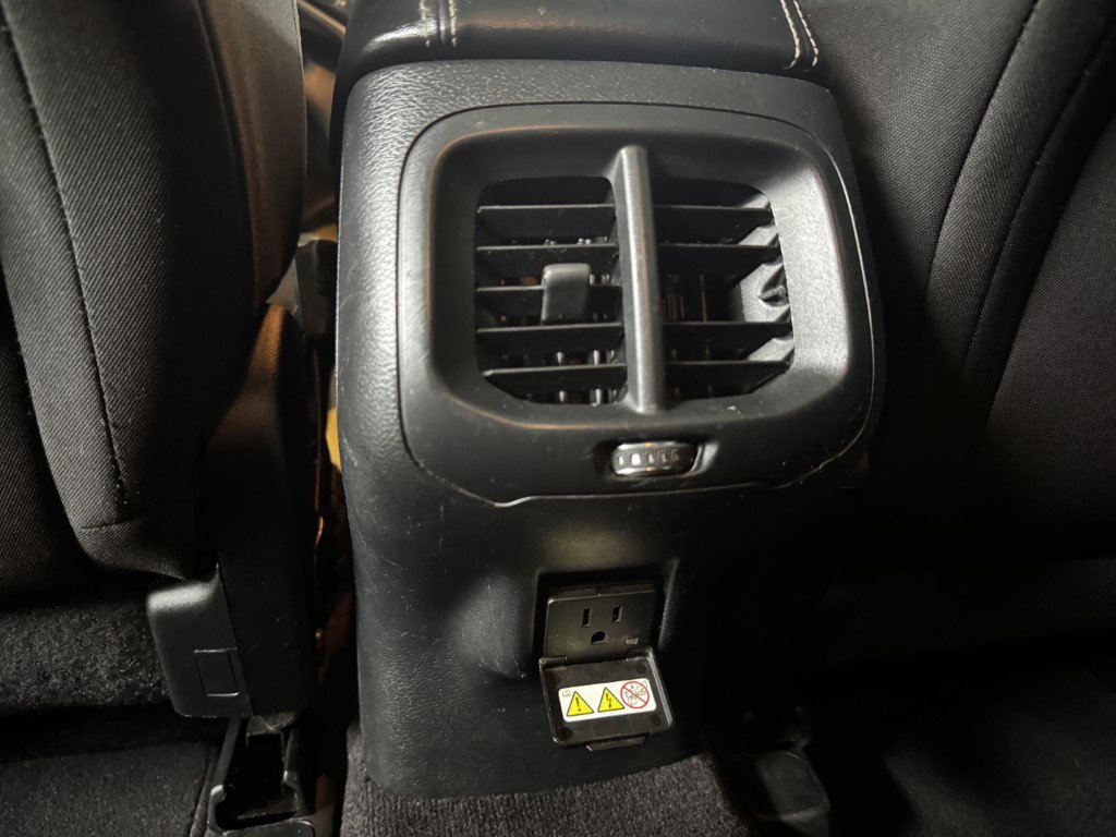 Used 2016 Jeep Cherokee Latitude w/ Comfort/Convenience Group image 56