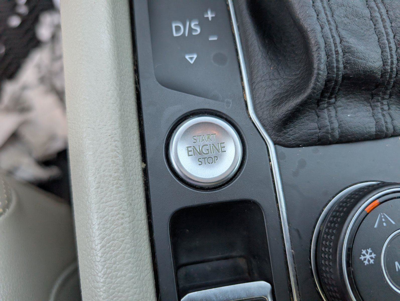 Used 2018 Volkswagen Atlas SEL Premium AWD/4WD image 22